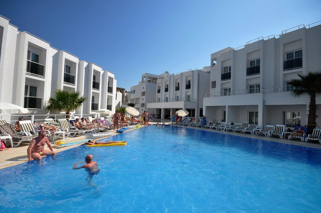 Club Shark Hotel Gumbet Exterior photo